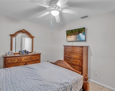 1618 Se 13th Street - Photo Thumbnail 17