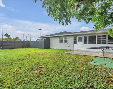 1618 Se 13th Street - Photo Thumbnail 24