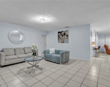 1618 Se 13th Street - Photo Thumbnail 5