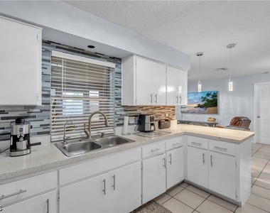 1618 Se 13th Street - Photo Thumbnail 13