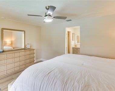 6030 Perthshire Lane - Photo Thumbnail 32