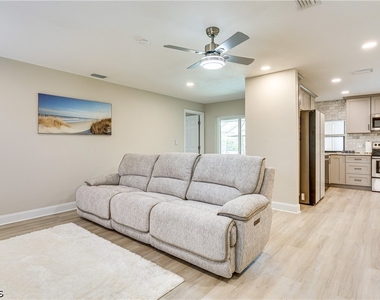 6030 Perthshire Lane - Photo Thumbnail 20