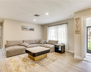 6030 Perthshire Lane - Photo Thumbnail 11
