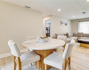 6030 Perthshire Lane - Photo Thumbnail 17