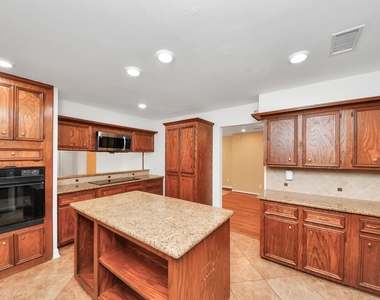 4503 Patterson Lane - Photo Thumbnail 31