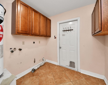4503 Patterson Lane - Photo Thumbnail 16