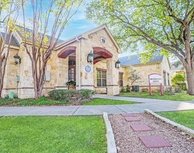 8004 Bentley Drive - Photo Thumbnail 15