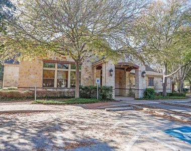 8004 Bentley Drive - Photo Thumbnail 6