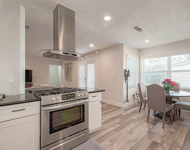 9502 Bob White Drive - Photo Thumbnail 14