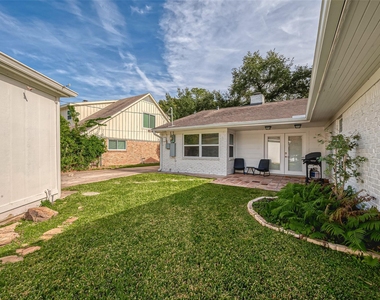 9502 Bob White Drive - Photo Thumbnail 30