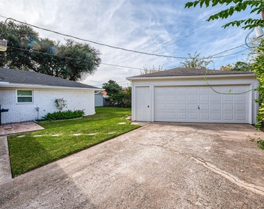 9502 Bob White Drive - Photo Thumbnail 28