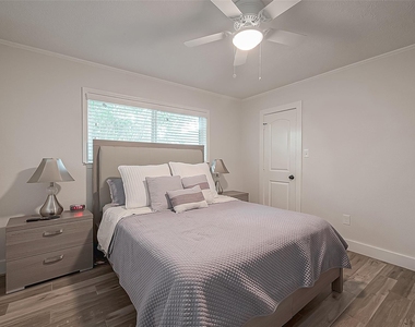 9502 Bob White Drive - Photo Thumbnail 17