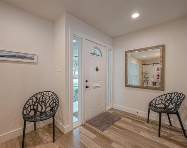 9502 Bob White Drive - Photo Thumbnail 2