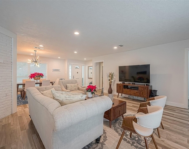 9502 Bob White Drive - Photo Thumbnail 8