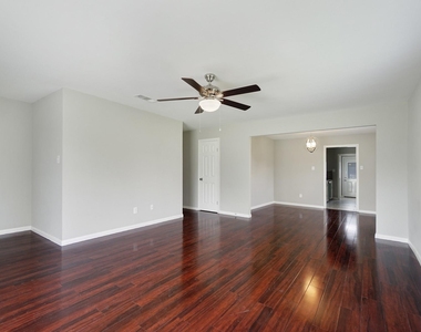 1833 Country Village Boulevard - Photo Thumbnail 14