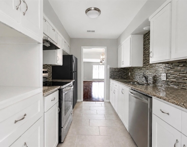 1833 Country Village Boulevard - Photo Thumbnail 6