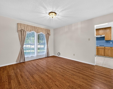 12303 Paddock Way - Photo Thumbnail 4