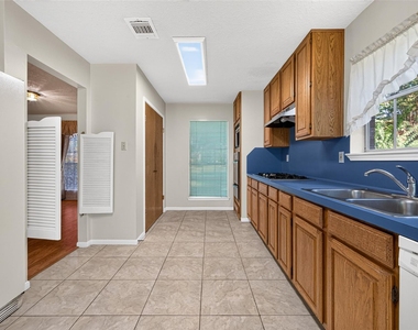 12303 Paddock Way - Photo Thumbnail 11