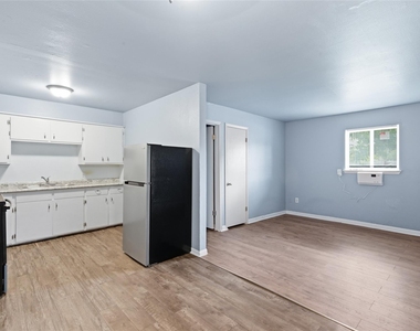 6318 Laramie Street - Photo Thumbnail 5