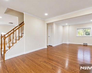 35 Lexington - Photo Thumbnail 5
