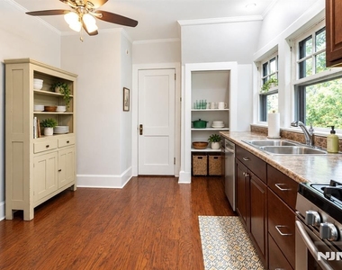 255 Park - Photo Thumbnail 16