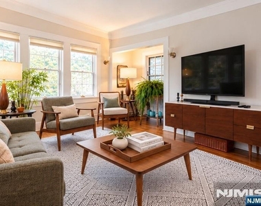 255 Park - Photo Thumbnail 7
