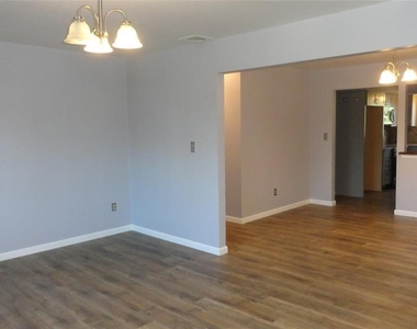 90 Hamilton - Photo Thumbnail 5