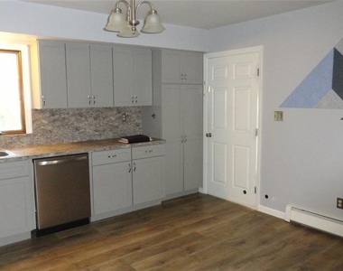 90 Hamilton - Photo Thumbnail 1