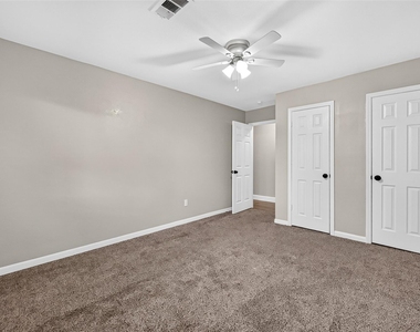 406 Cole Street - Photo Thumbnail 11