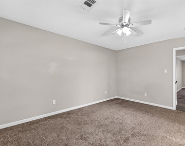406 Cole Street - Photo Thumbnail 14