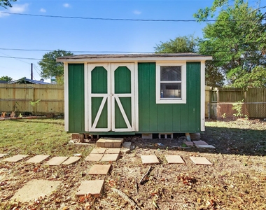 406 Cole Street - Photo Thumbnail 19