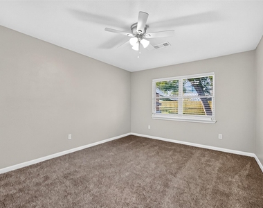 406 Cole Street - Photo Thumbnail 10