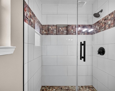406 Cole Street - Photo Thumbnail 17