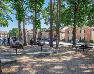 2205 N Frazier Street - Photo Thumbnail 12