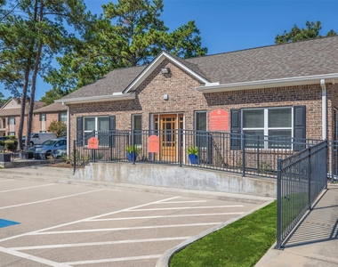 2205 N Frazier Street - Photo Thumbnail 11