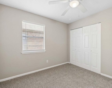 2205 N Frazier Street - Photo Thumbnail 18