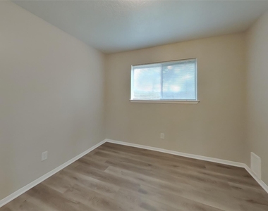 22806 Wild Moss Street - Photo Thumbnail 10