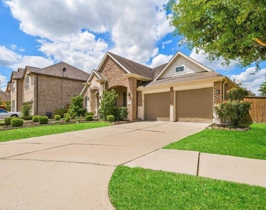 17210 Pentland Court - Photo Thumbnail 3