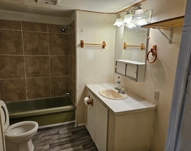 16905 Glenheath St - Photo Thumbnail 10