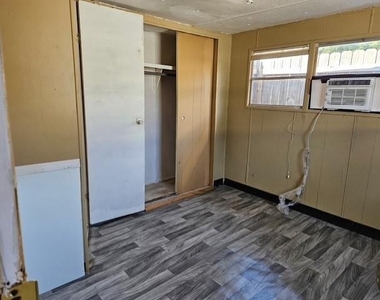 16905 Glenheath St - Photo Thumbnail 8