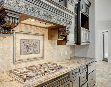 6007 Newcastle Street - Photo Thumbnail 18