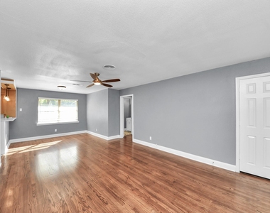 2503 Jean Street - Photo Thumbnail 5