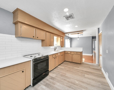 2503 Jean Street - Photo Thumbnail 11
