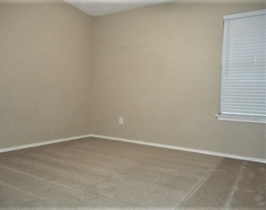 10410 Scenic Vista Drive - Photo Thumbnail 12