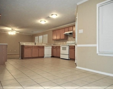 10410 Scenic Vista Drive - Photo Thumbnail 2