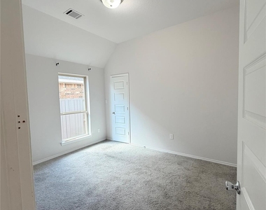 2126 Great Egret Bend - Photo Thumbnail 6