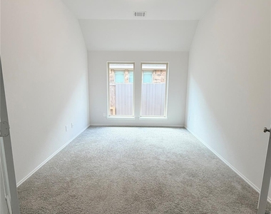2126 Great Egret Bend - Photo Thumbnail 10