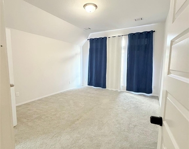 2126 Great Egret Bend - Photo Thumbnail 7