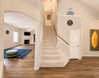 2715 Harte Court - Photo Thumbnail 17