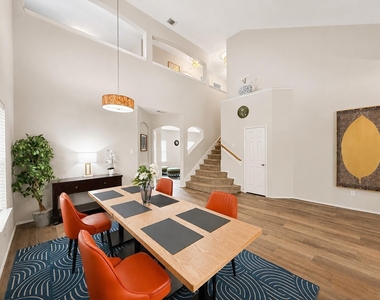 2715 Harte Court - Photo Thumbnail 4